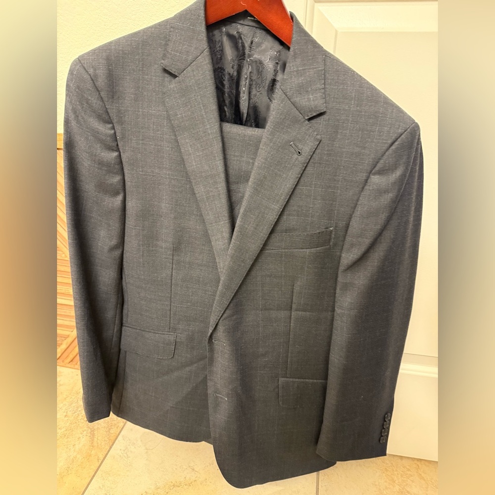 Men’s Warehouse Custom Dark grey Suit- 40S